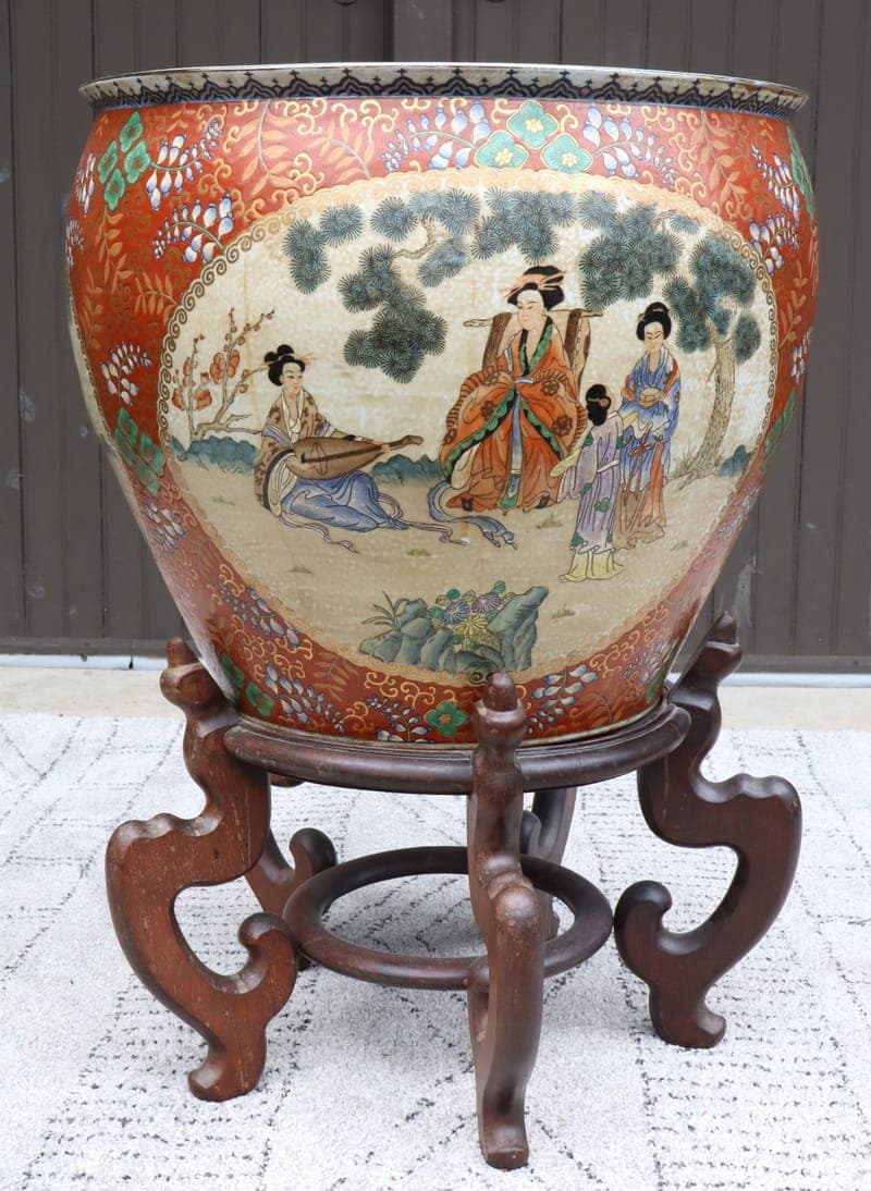 GoldenTree Estate Auction – Pottery, Lamps, Fine Art, Sculptures, Vintage Clothing & More